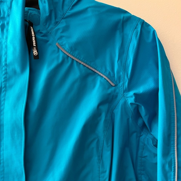 Novara Lightweight Waterproof Full Zip Jacket - Picture 7 of 8